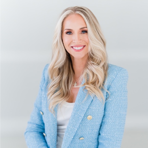 Meet your Posher, Ivy - Picture 1 of 1